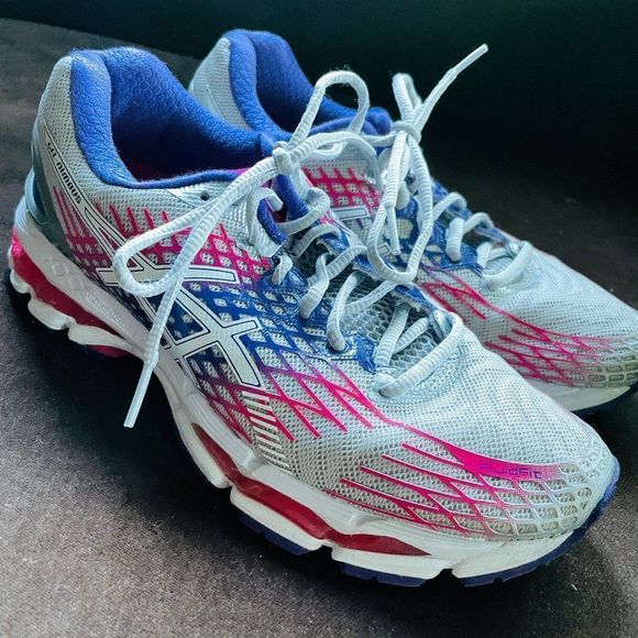 Mint condition Asics GEL Nimbus 17 womens 8 US 39.5 EUR gray purple pink